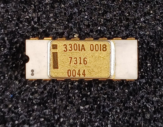 Intel 3301A 1024-bit (256 x 4) Static ROM in White Ceramic - Very Rare