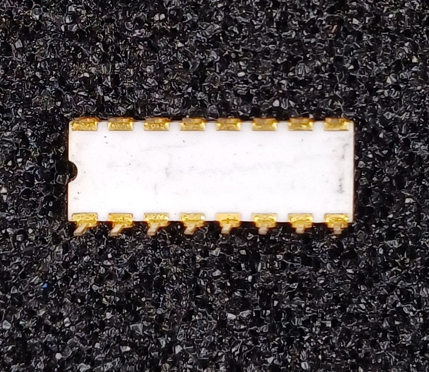 Intel 3301A 1024-bit (256 x 4) Static ROM in White Ceramic - Very Rare