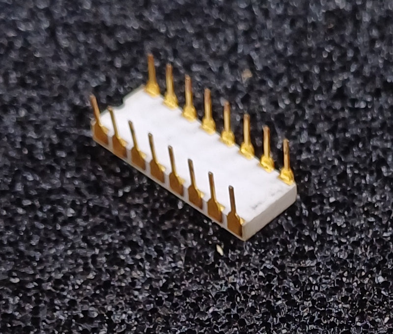 Intel 3301A 1024-bit (256 x 4) Static ROM in White Ceramic - Very Rare