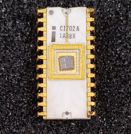 Intel C1702A 2048-bit (256 x 8) Static EPROM in White Ceramic - Early Style - Upper Print & Earth Strap - Rare