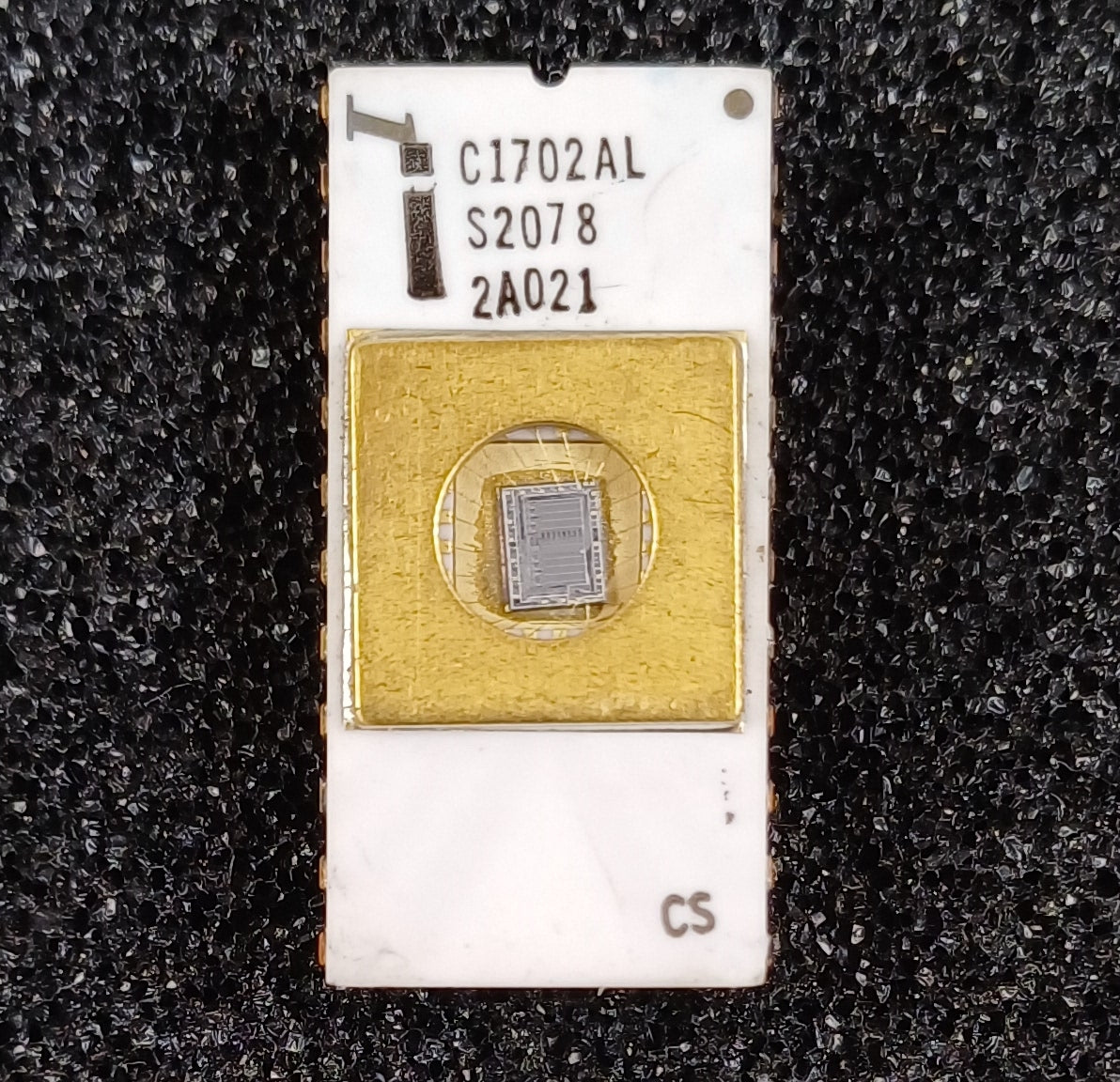 Intel C1702AL 2048-bit (256 x 8) Low Power EPROM in White Ceramic - Later Style - Customer Sample - S spec S2078 - Extremely Rare