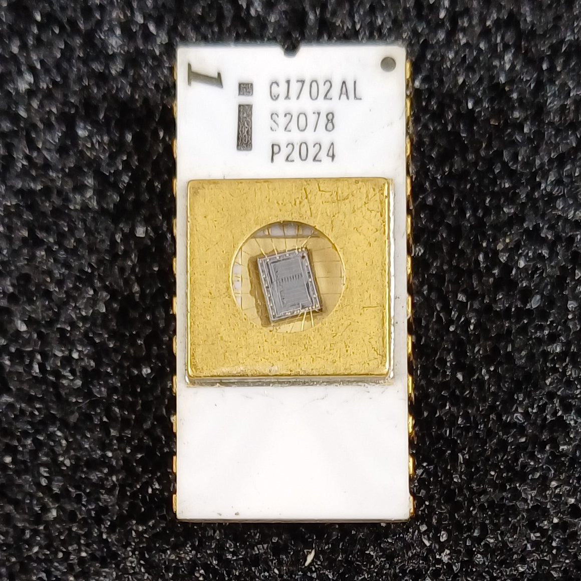 Intel C1702AL 2048-bit (256 x 8) Low Power EPROM in White Ceramic - Later Style - S spec S2078 - Very Rare