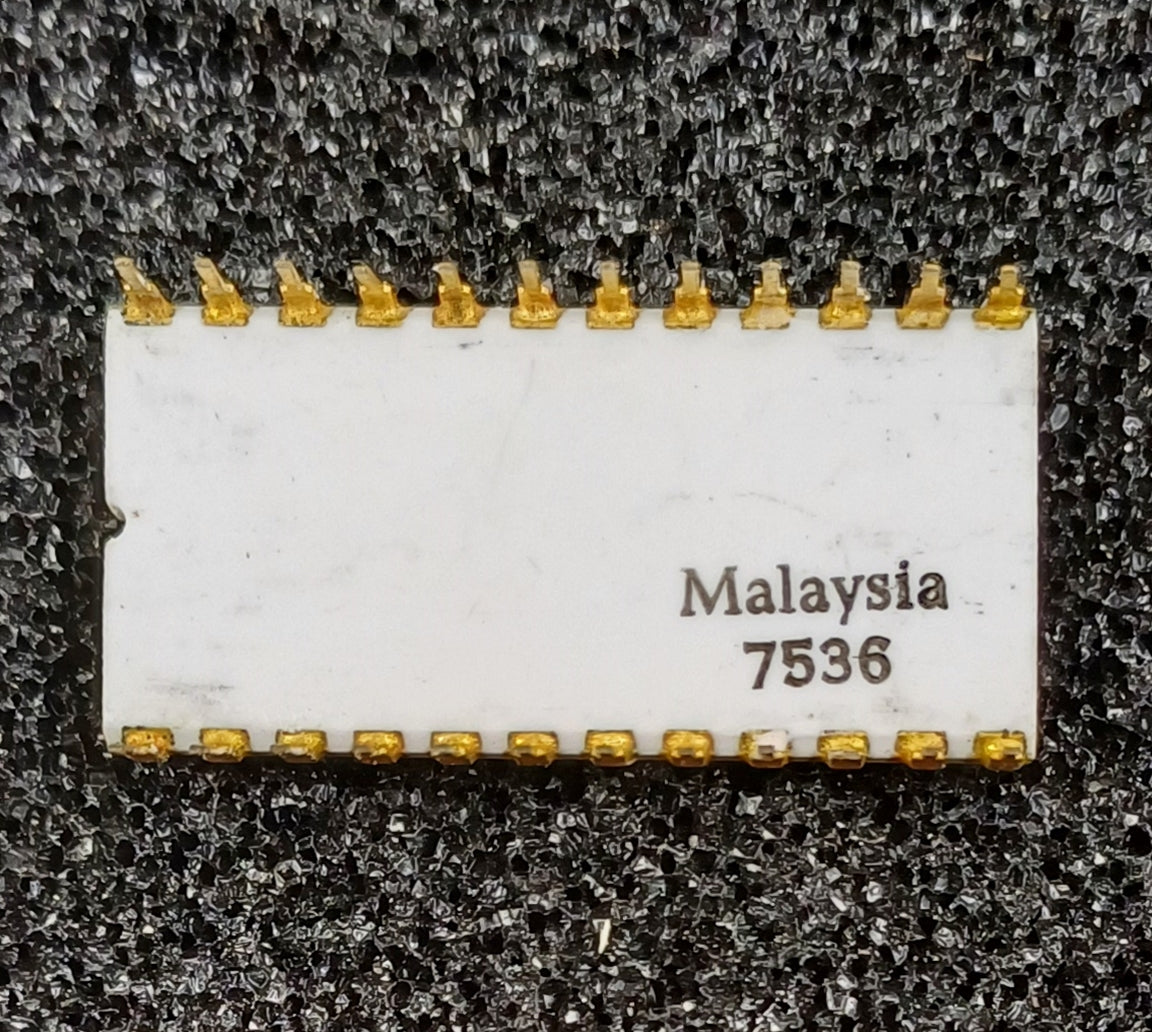 Intel C1702AL 2048-bit (256 x 8) Low Power EPROM in White Ceramic - Later Style - S spec S2078 - Very Rare