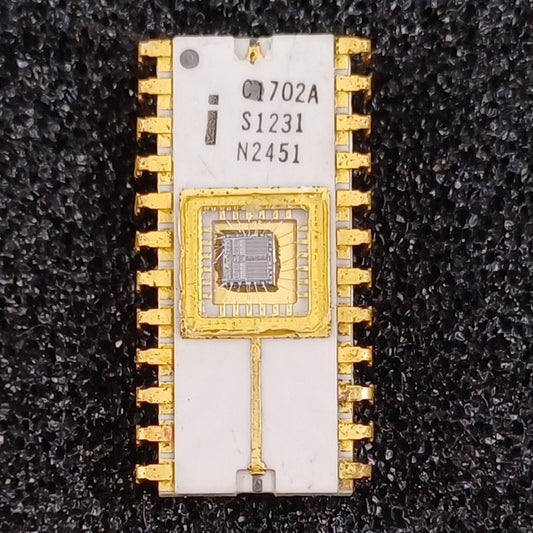 Intel C1702A 2048-bit (256 x 8) Static EPROM in White Ceramic - Early Style - Sspec S1231 - Double Print - Very Rare