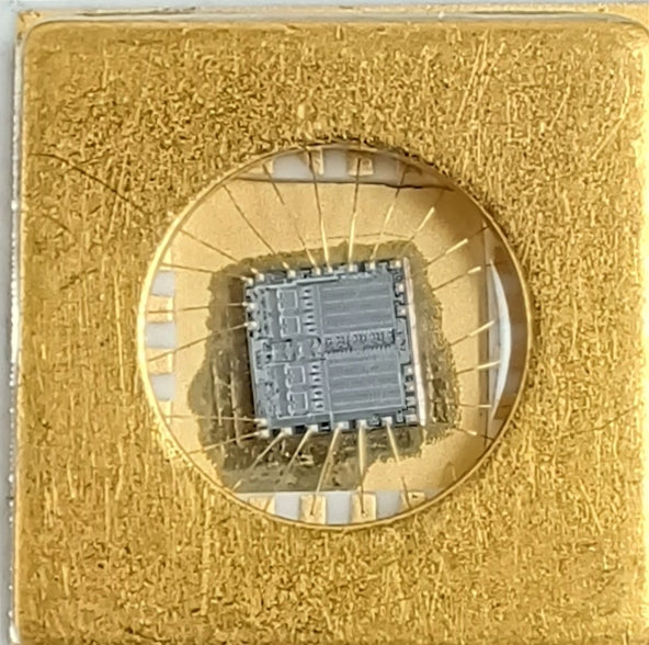 Intel C1702A 2048-bit (256 x 8) Static EPROM in White Ceramic - Later Style - Rare