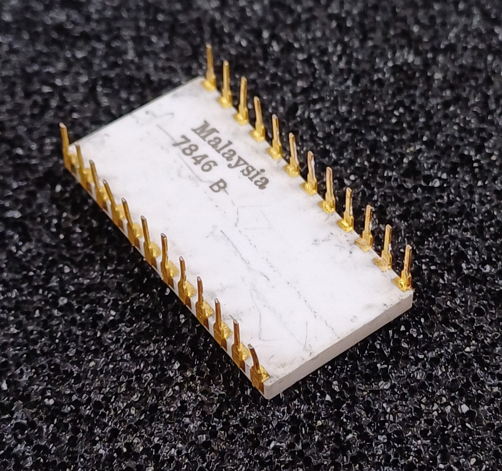 Intel C1702A 2048-bit (256 x 8) Static EPROM in White Ceramic - Later Style - Rare