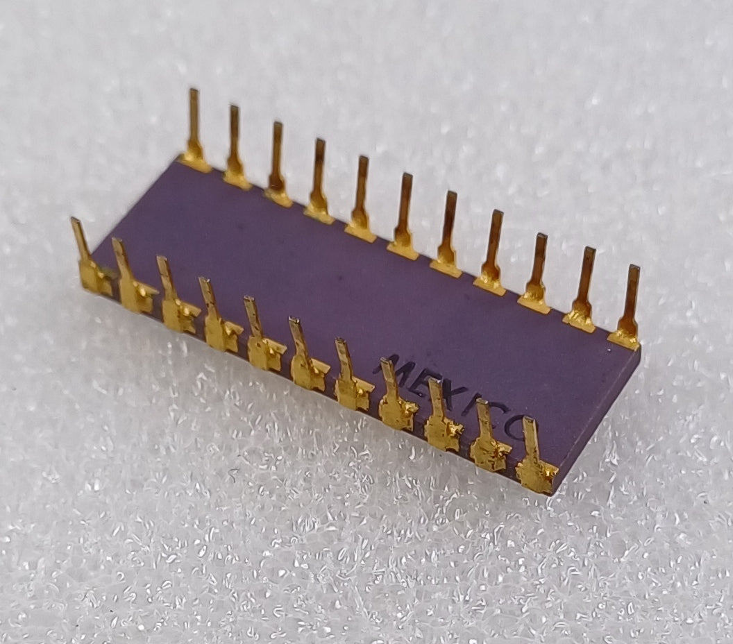Intel C2107A 4096-bit (4096 x 1) Dynamic RAM in a Purple Ceramic DIP with Gold Top and Legs - Stepping Spec S1025 - Rare