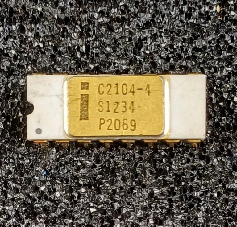 Intel C2104-4 4096-bit (4096 x 1) Dynamic RAM in a White Ceramic DIP with Gold Top and Legs - Stepping Spec S1234 - Rare