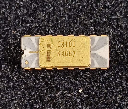 Intel C3101 Static Random Access Memory (SRAM) in White Ceramic with Gray Traces - Extremely Rare