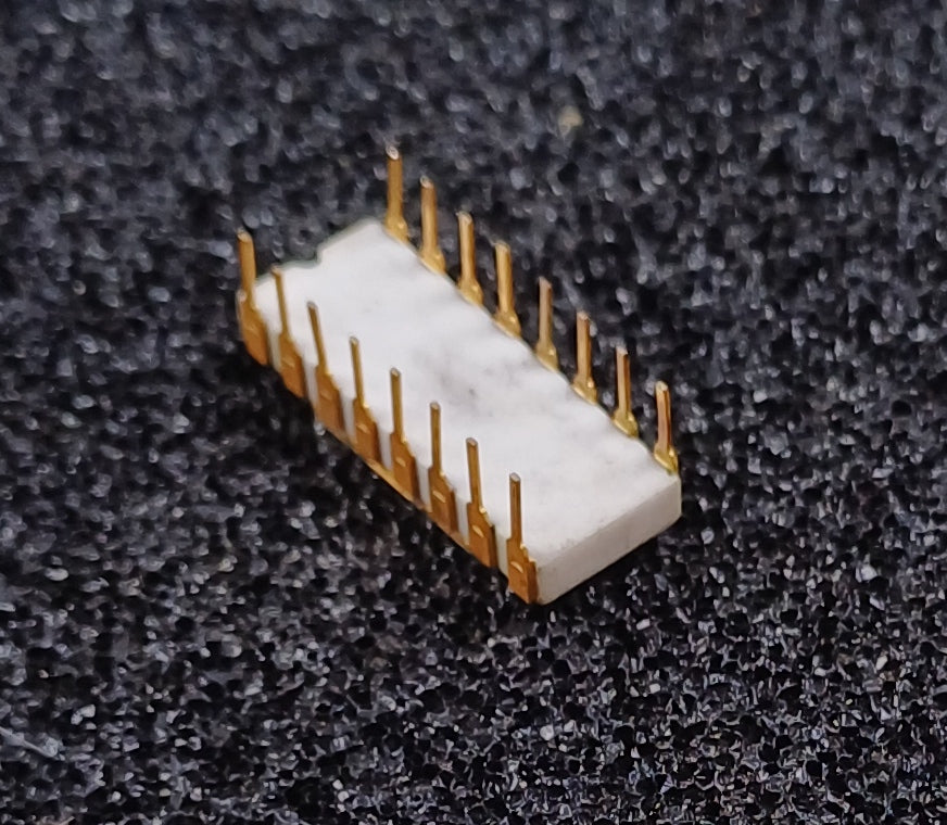 Intel C3101 Static Random Access Memory (SRAM) in White Ceramic with Gray Traces - Extremely Rare