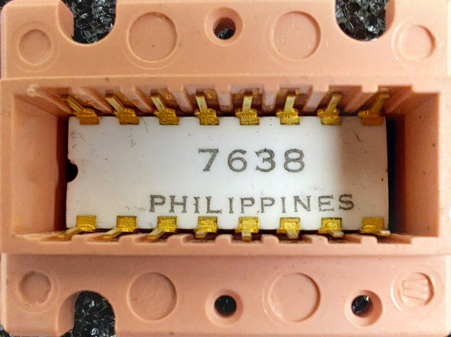 Intel MCS-4 Set New In Chip Holders in White Ceramic