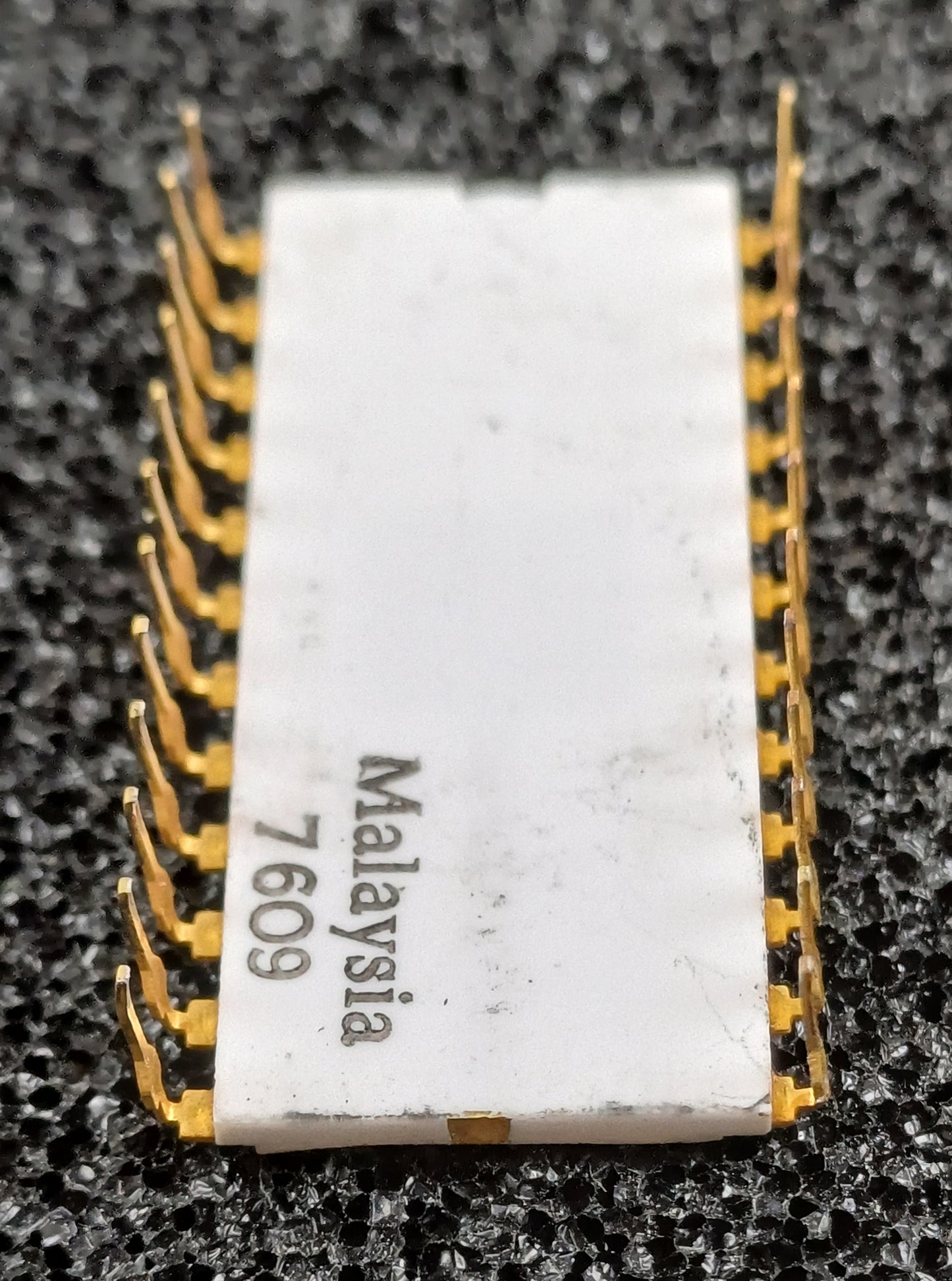 Intel C4040 Vintage Processor - Excellent Condition - Tested Working - Collectable