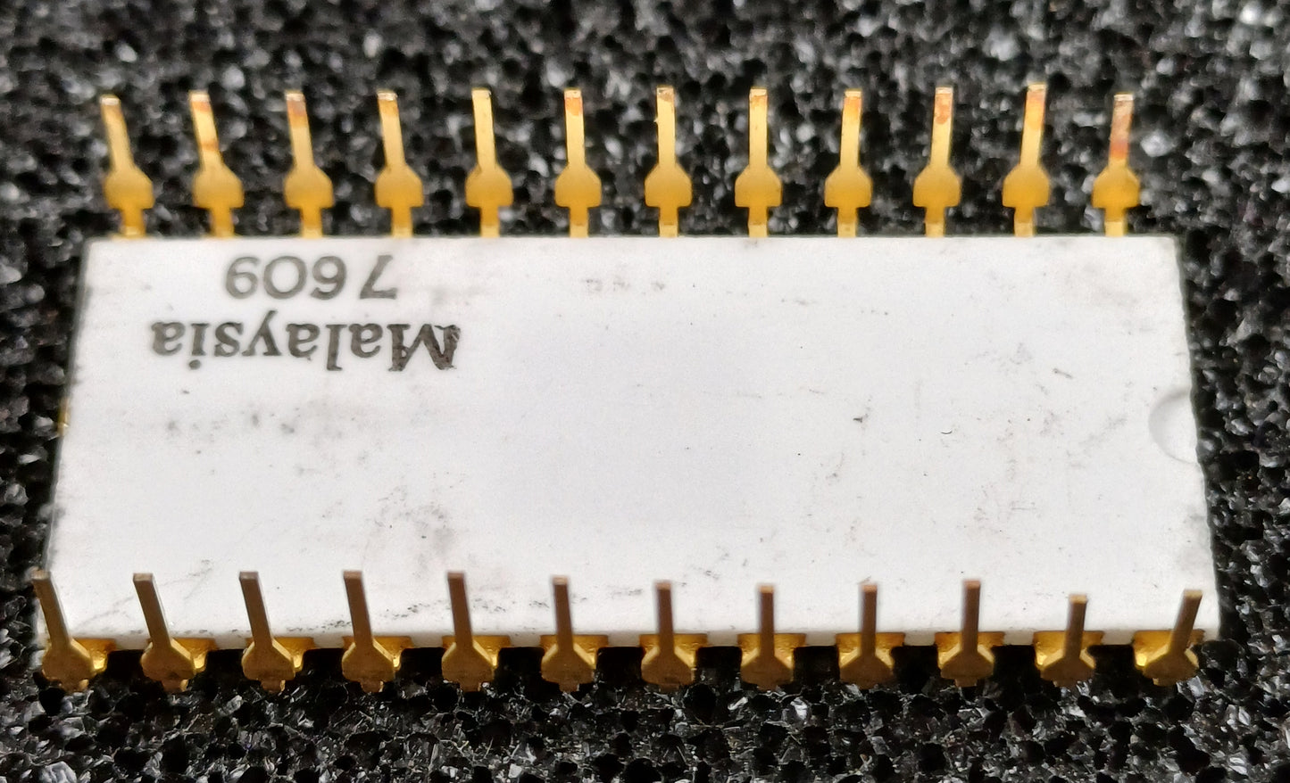 Intel C4040 Vintage Processor - Excellent Condition - Tested Working - Collectable
