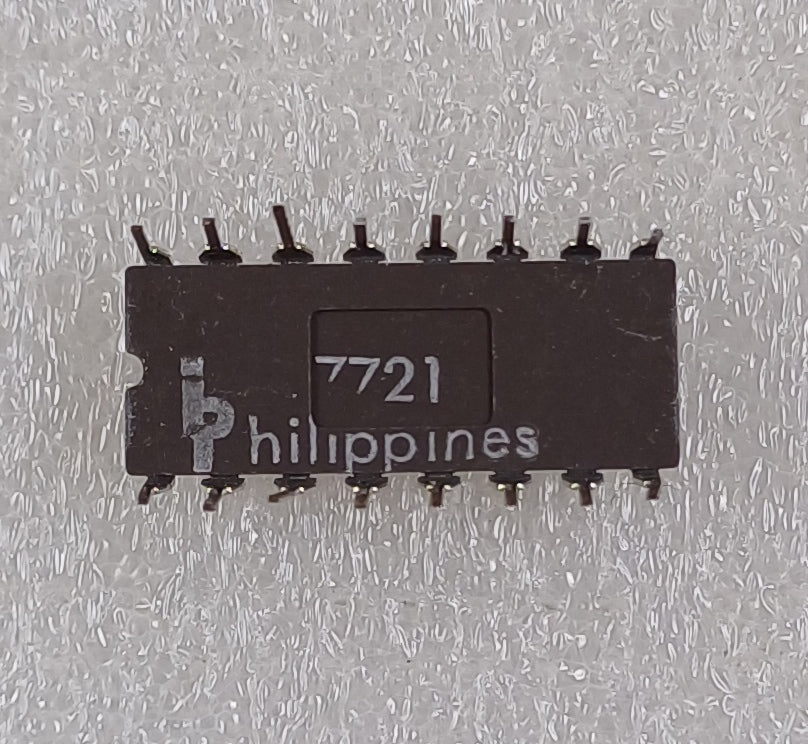 Intel D2102A 1024-bit (1024 x 1) NMOS Static RAM Chip w/Separate I/O and a Stepping Spec of S1298 in Gray Ceramic - Customer Sample - Extremely Rare