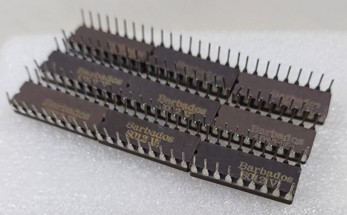 Intel D2147, 4096-bit (4096 x 1) Static RAM Chips, W/Separate I/O in Gray Ceramic - Lot of 9 New old Stock - Rare