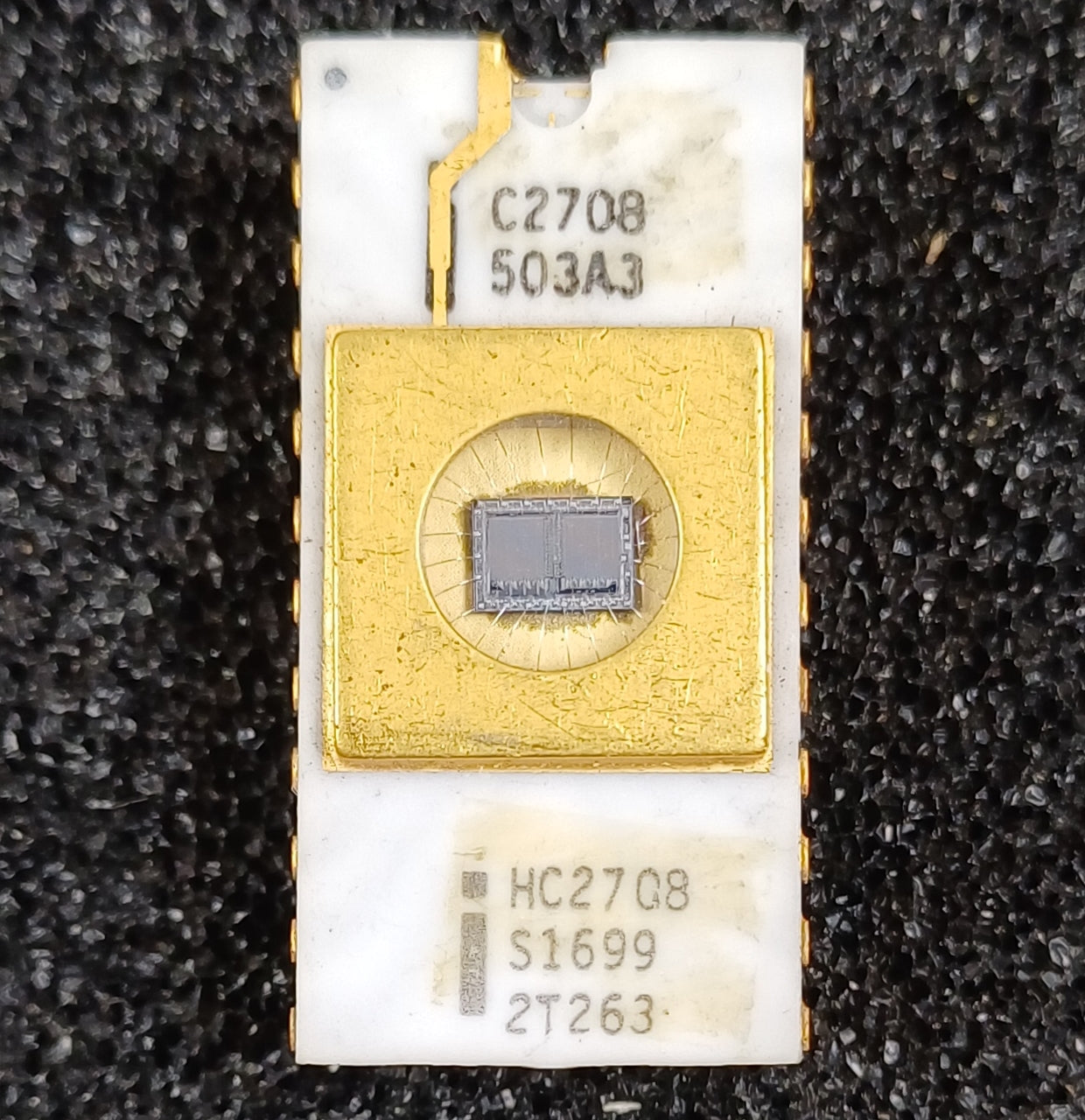 Intel HC2708 C2708 8192-bit (1024 x 8) EPROM in White Ceramic package with offset ground strap and gold pins - Double Markings Extremely Rare