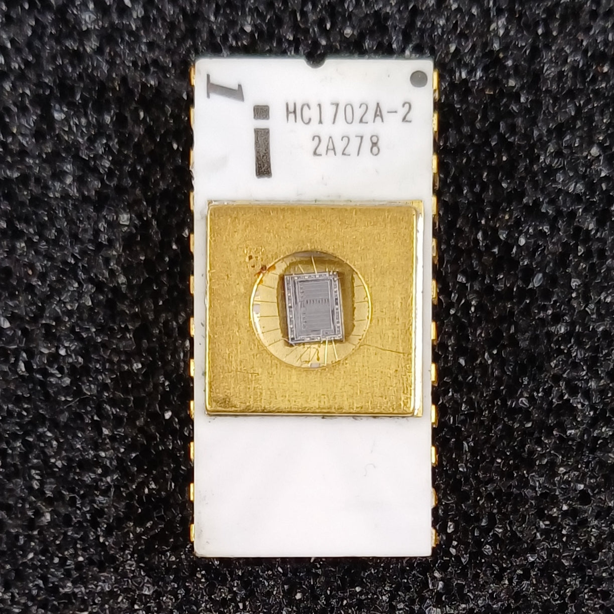 Intel HC1702A-2 2048-bit (256 x 8) Static EPROM in White Ceramic - Later Style - Extremely Rare