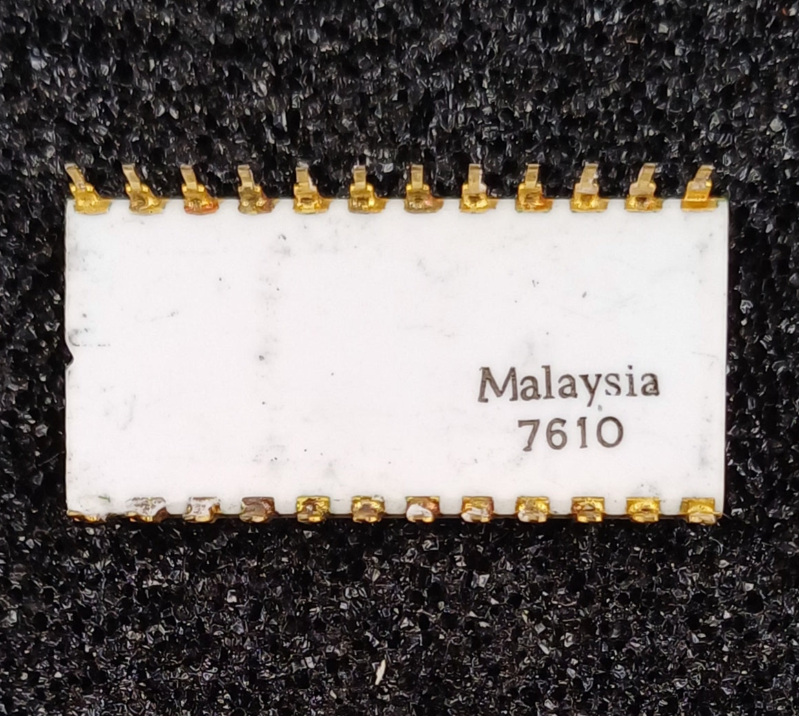 Intel HC1702A-2 2048-bit (256 x 8) Static EPROM in White Ceramic - Later Style - Extremely Rare