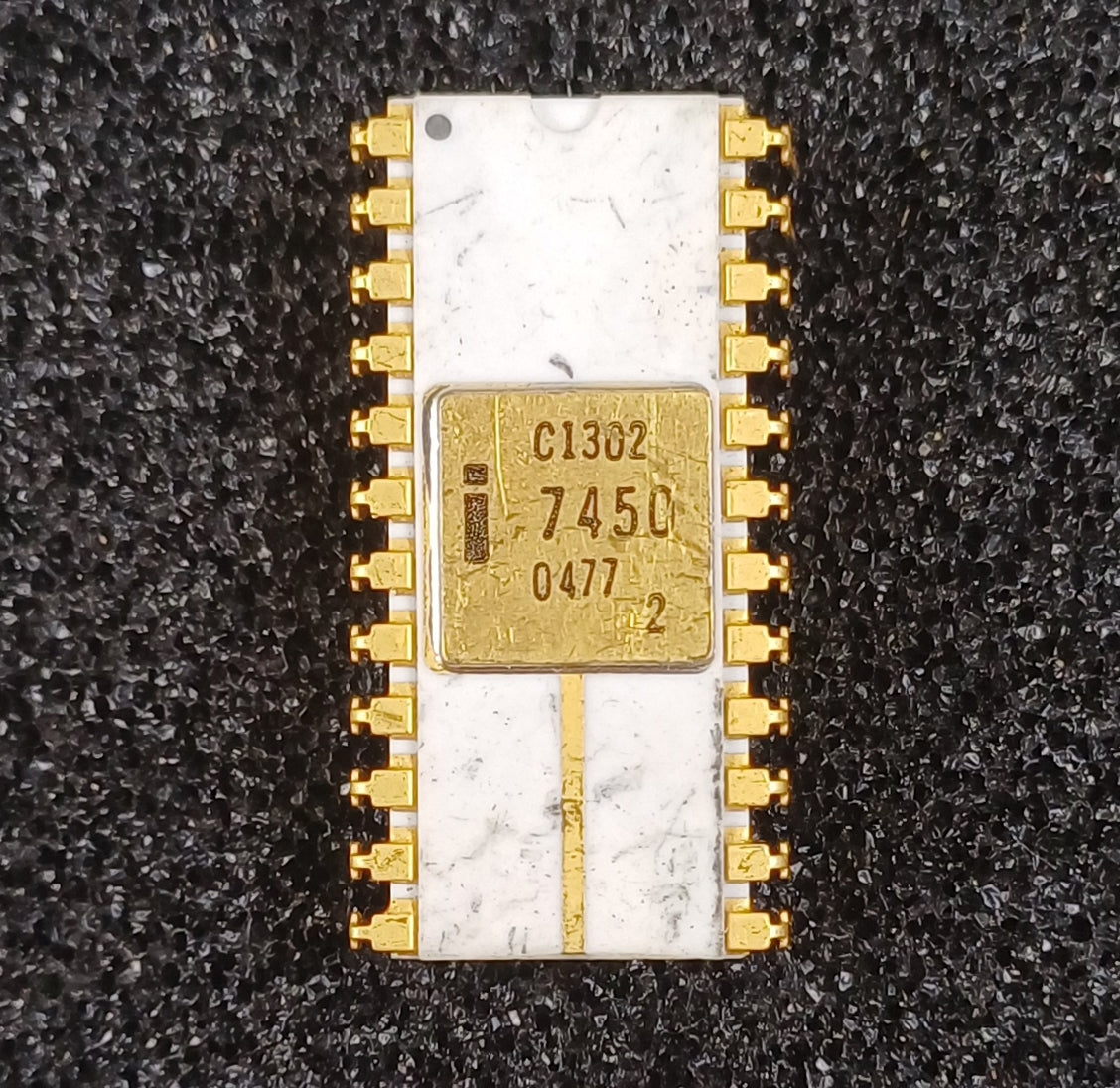 Intel C1302 2048-bit (256 x 8) Static ROM in White Ceramic - Rare
