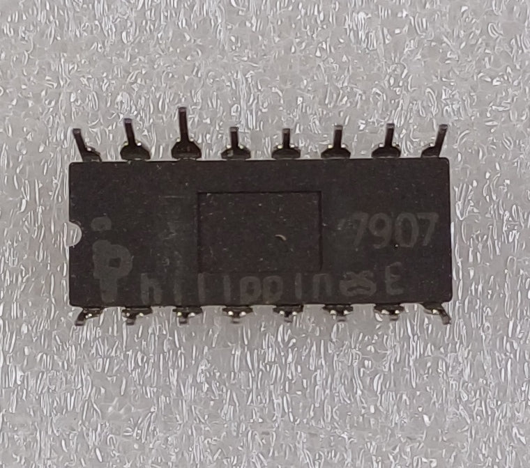 Intel MD2102A-4 1024-bit (1024 x 1) NMOS Static RAM w/Separate I/O in Gray Ceramic - Military Specification - Very Rare