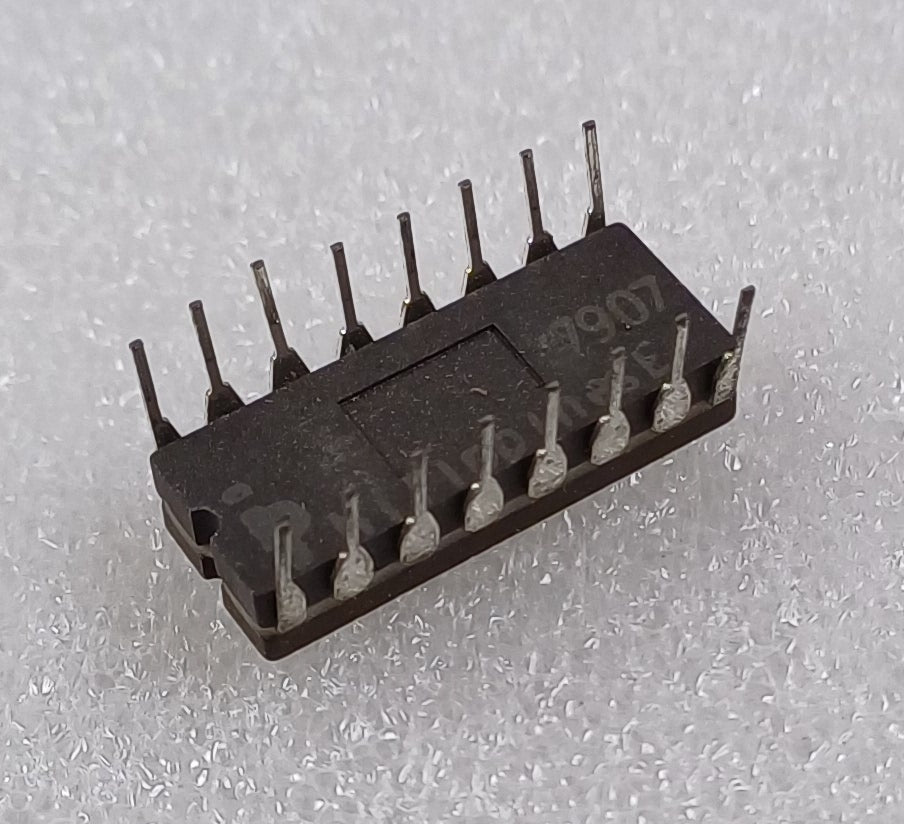 Intel MD2102A-4 1024-bit (1024 x 1) NMOS Static RAM w/Separate I/O in Gray Ceramic - Military Specification - Very Rare