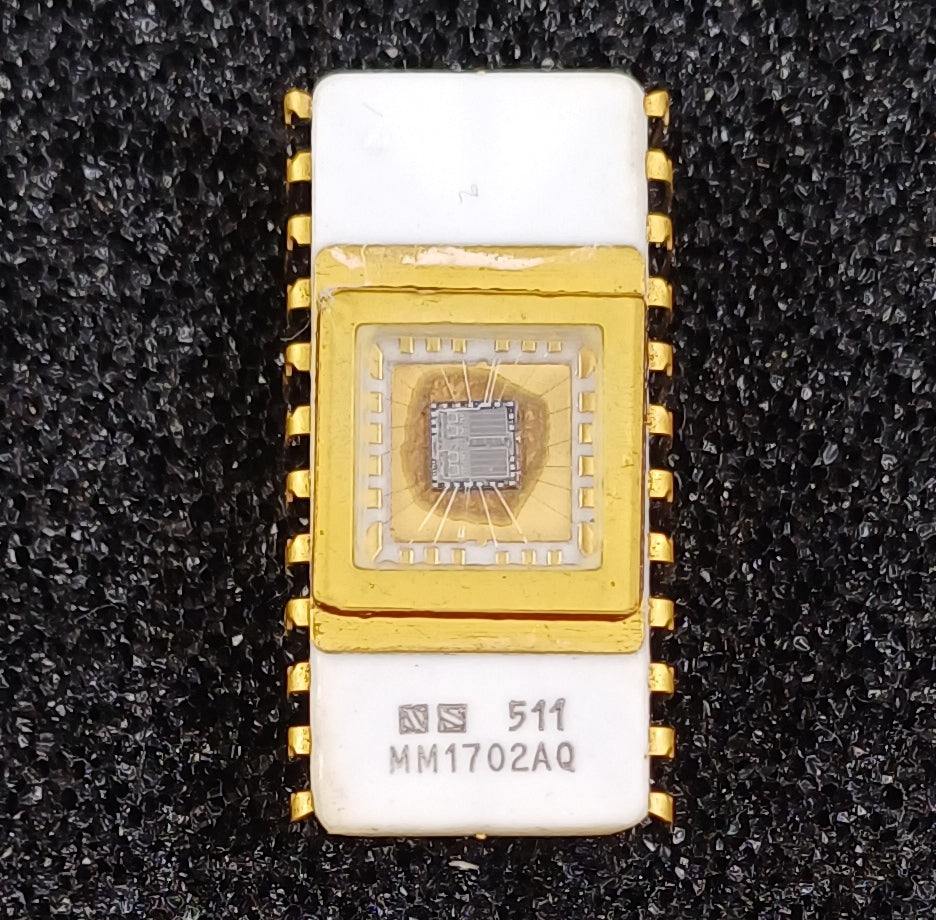 National Semiconductor MM1702AQ 2048-bit (256 x 8) EPROM in White Ceramic - Intel 1702 2nd Source - Rare