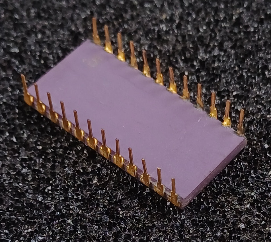 National Semiconductor MM1702AQ 2048-bit (256 x 8) EPROM in Purple Ceramic - Intel 1702 2nd Source - Rare
