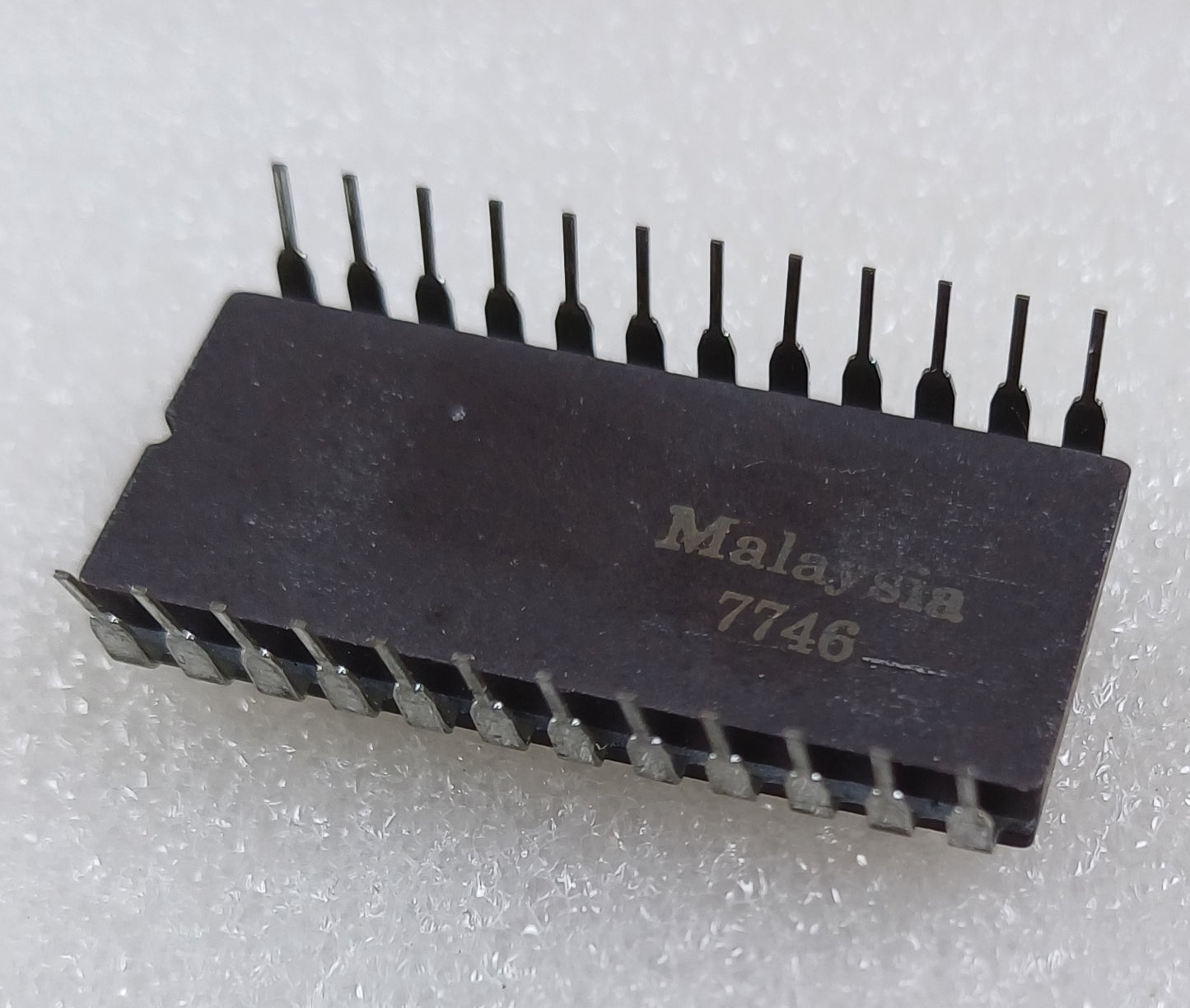 Intel 2608 8192-bit (1024 x 8) one time factory programmable MOS PROM - New Old Stock - Rare