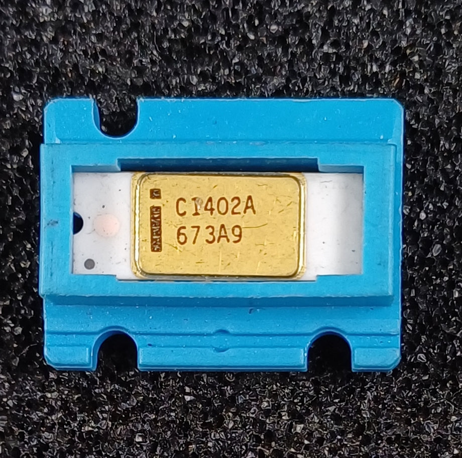 Intel C1402A 1024-Bit (256 x 4) PMOS Shift Register in White Ceramic - New in Holder - Rare